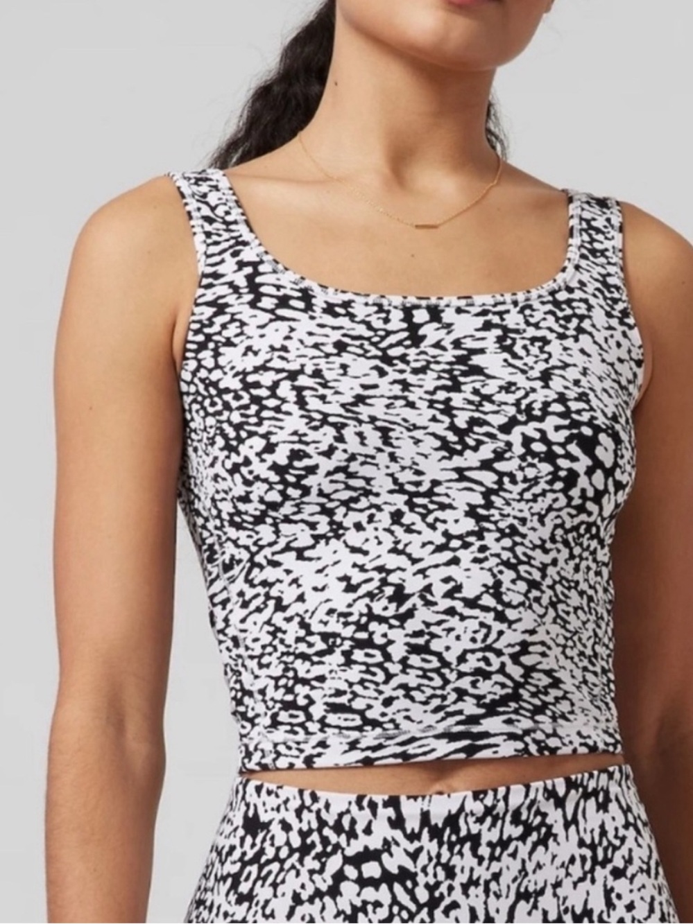 Athleta Shanti Square Neck
Cropped Tank Top Black & White